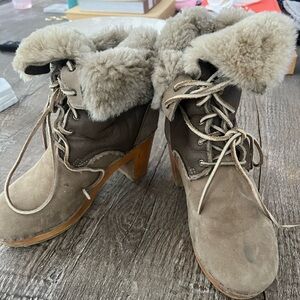 Women's Swedish Hasbeens Fur-Lined Lace-Up Boots / Clogs